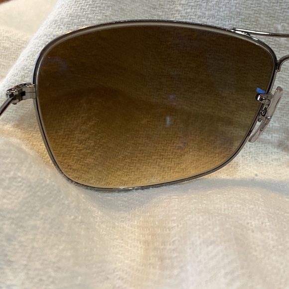 EUC Ray-Ban Sunglasses & Case RB3388 Gunmetal Frame Brown Gradient 58mm Aviator - Picture 10 of 17